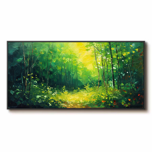 Sentier forestier ensoleillé