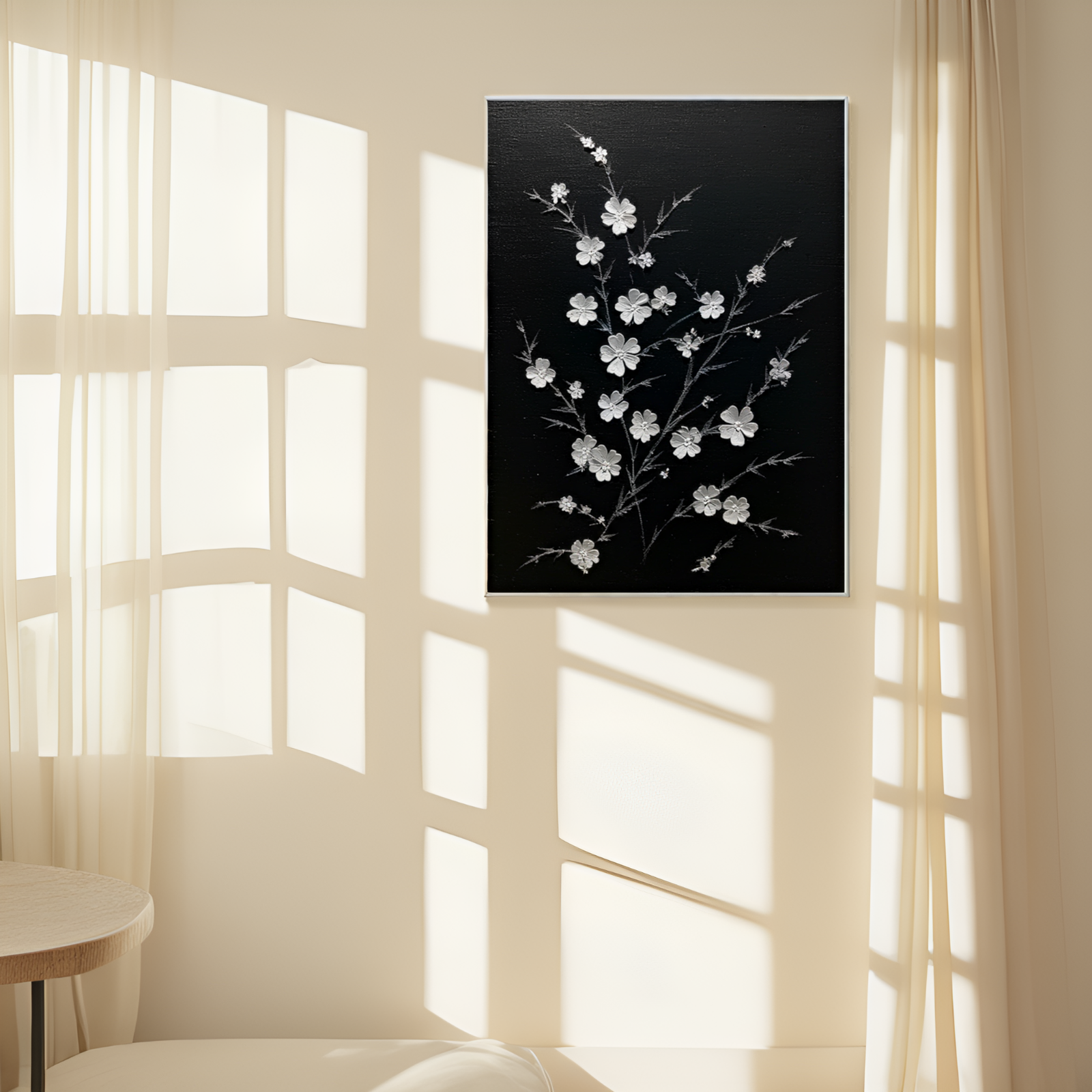 Fleurs d'argent contre la nuit : une danse florale délicate 